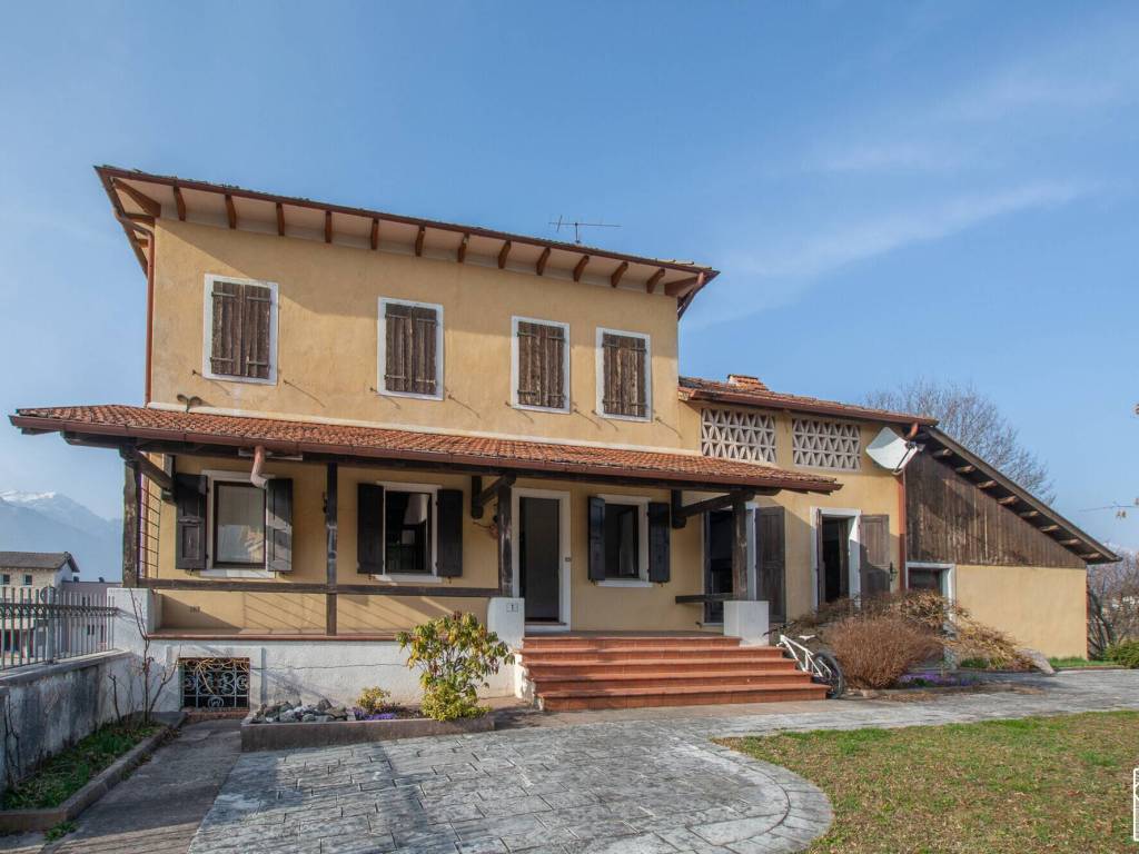 casa indipendente in vendita a Borgo Valbelluna in zona Lentiai