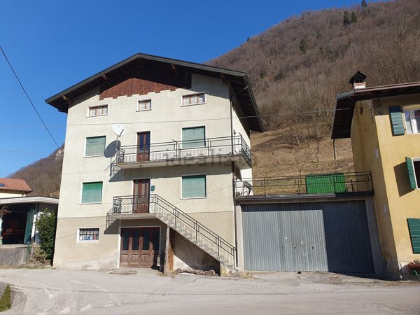casa indipendente in vendita a Borgo Valbelluna in zona Marziai