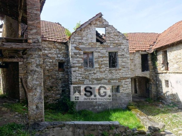 casa indipendente in vendita a Borgo Valbelluna in zona Carve
