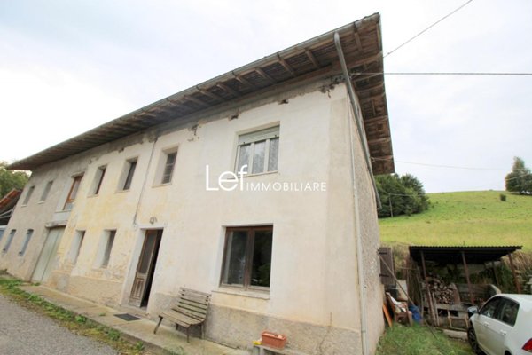casa indipendente in vendita a Borgo Valbelluna in zona Mel