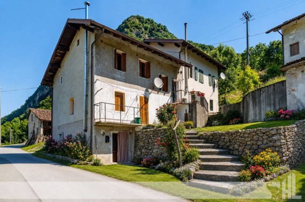 casa indipendente in vendita a Borgo Valbelluna in zona Marziai