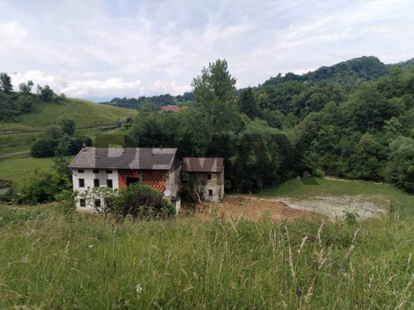 casa indipendente in vendita a Borgo Valbelluna in zona Valmaor