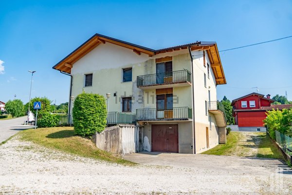 casa indipendente in vendita a Borgo Valbelluna in zona Marcador