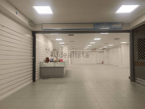 locale commerciale in vendita a Borgo Valbelluna