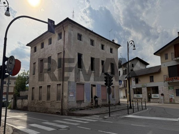 casa indipendente in vendita a Borgo Valbelluna in zona Trichiana