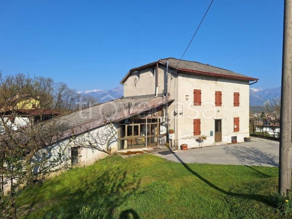 casa indipendente in vendita a Borgo Valbelluna in zona Corte