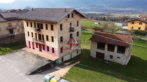 casa indipendente in vendita a Borgo Valbelluna in zona Pellegai