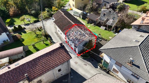 casa indipendente in vendita a Borgo Valbelluna in zona Villa di Villa