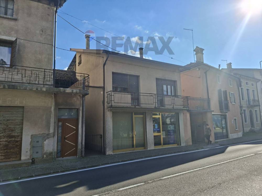 casa indipendente in vendita a Borgo Valbelluna in zona Lentiai
