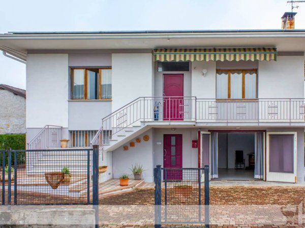 casa indipendente in vendita a Borgo Valbelluna in zona Farra