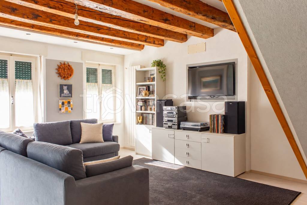 casa indipendente in vendita a Borgo Valbelluna in zona Bardies