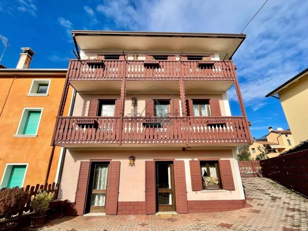 casa indipendente in vendita a Setteville in zona Quero