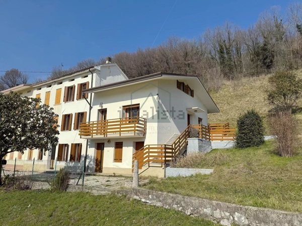 casa indipendente in vendita a Setteville in zona Quero