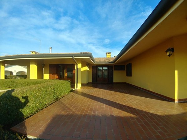 casa indipendente in vendita ad Altivole in zona San Vito