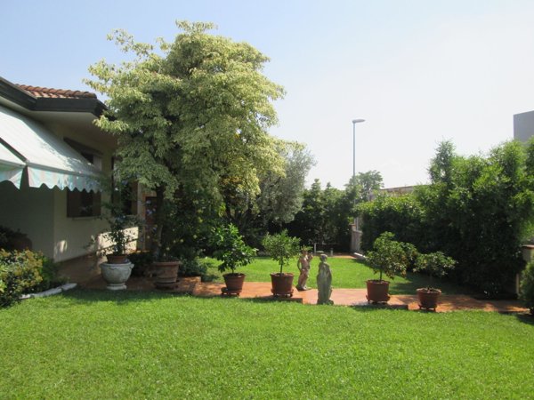 casa indipendente in vendita ad Altivole in zona Caselle