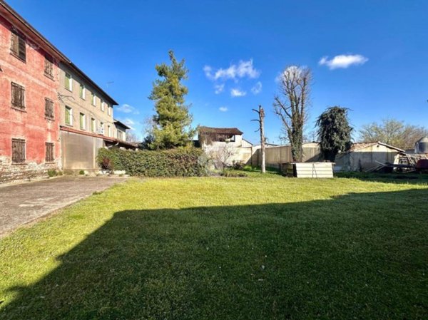 casa semindipendente in vendita ad Altivole in zona San Vito