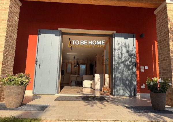 casa semindipendente in vendita ad Altivole in zona Caselle