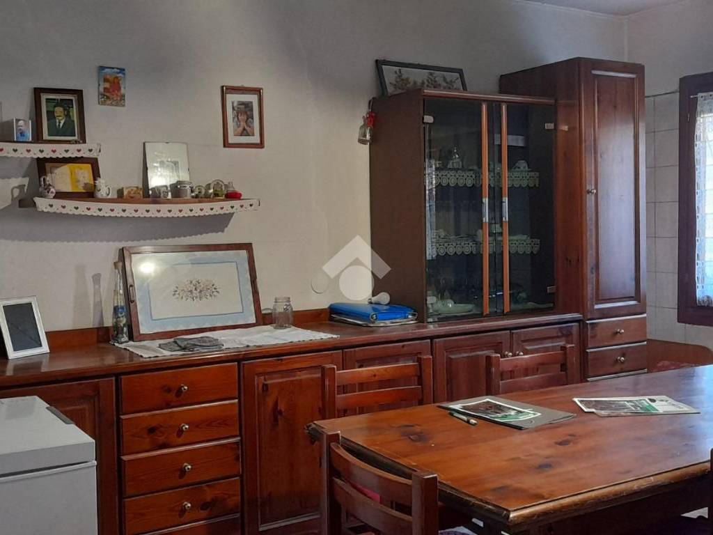 casa indipendente in vendita ad Altivole in zona Caselle