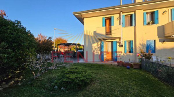 casa semindipendente in vendita ad Altivole in zona San Vito