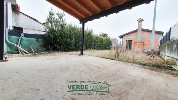 casale in vendita ad Altivole in zona Caselle