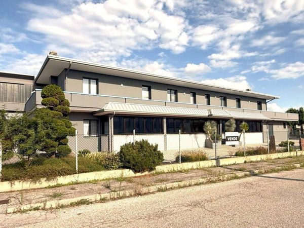 locale commerciale in vendita ad Altivole