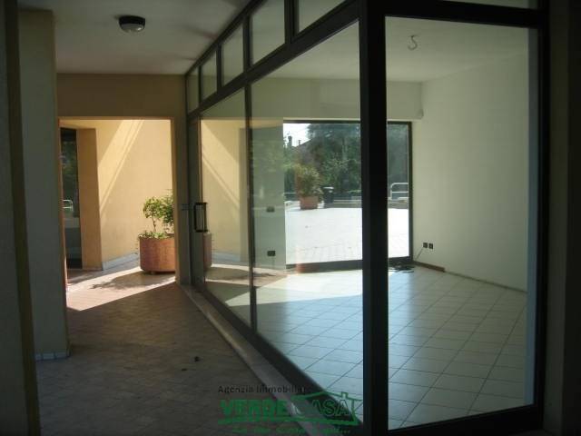 negozio in vendita ad Altivole in zona San Vito