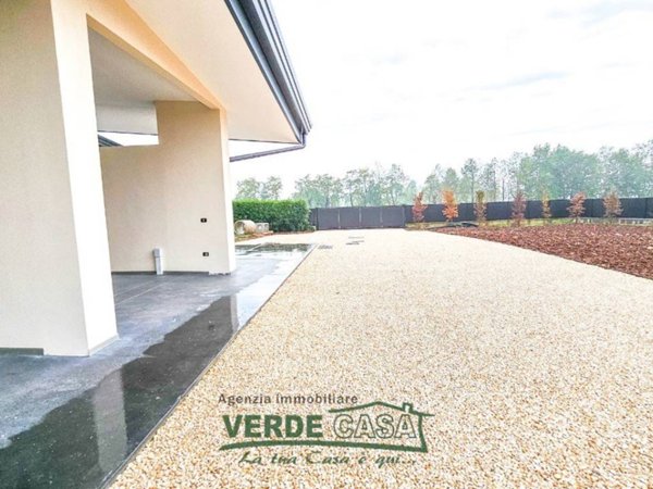 casa indipendente in vendita ad Altivole in zona Caselle