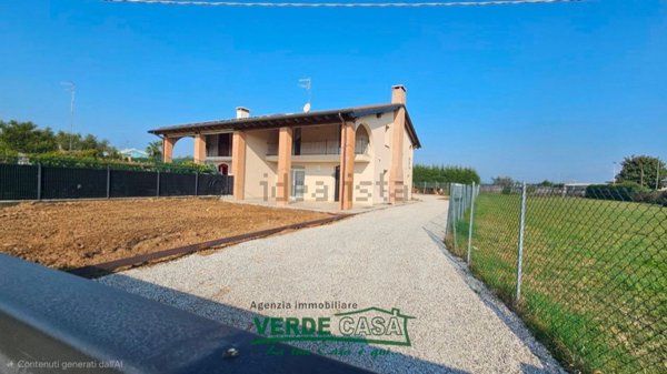 casa indipendente in vendita ad Altivole in zona Caselle