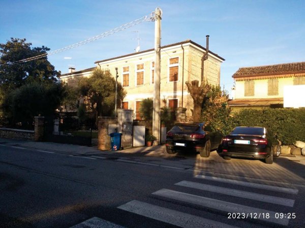 casa indipendente in vendita ad Altivole in zona Caselle