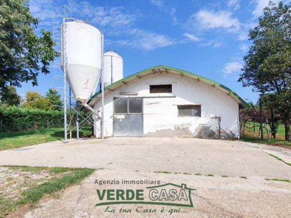 locale commerciale in vendita ad Altivole in zona San Vito