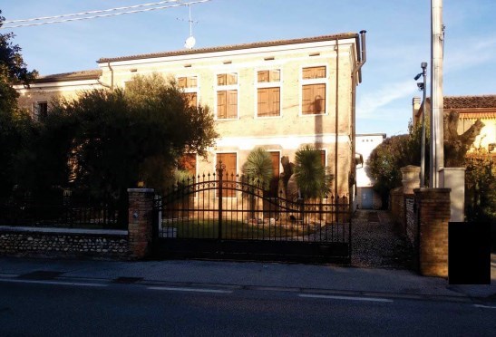 casa indipendente in vendita ad Altivole in zona Caselle
