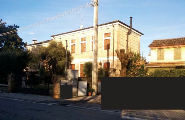 casa indipendente in vendita ad Altivole in zona Caselle