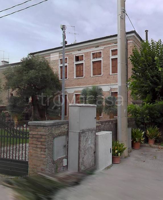 casa indipendente in vendita ad Altivole in zona Caselle
