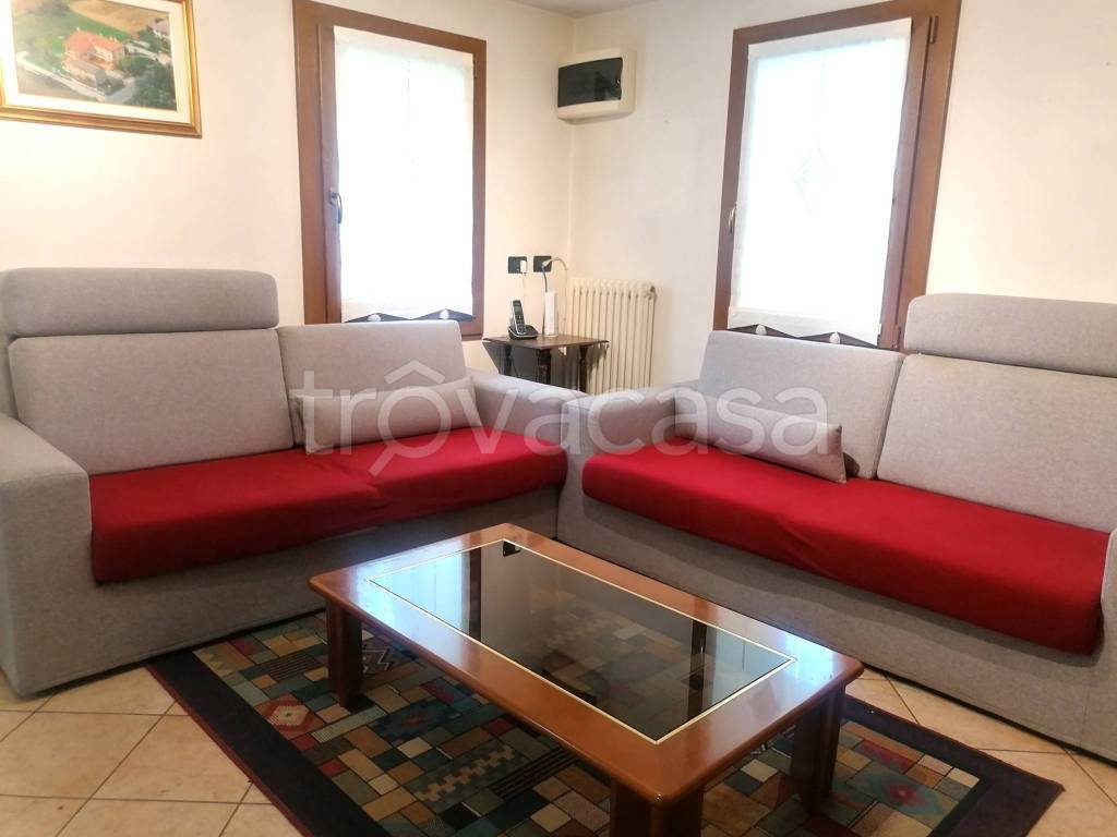 casa indipendente in vendita ad Altivole in zona Caselle