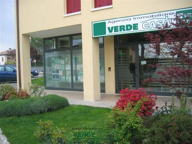 negozio in vendita ad Altivole in zona San Vito
