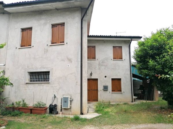 casa indipendente in vendita ad Altivole in zona San Vito