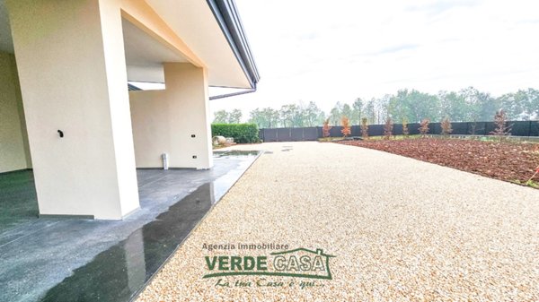 casa indipendente in vendita ad Altivole in zona Caselle