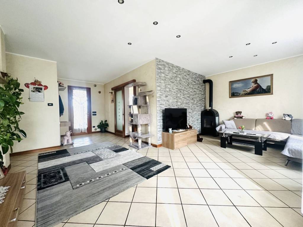 casa indipendente in vendita ad Altivole in zona San Vito