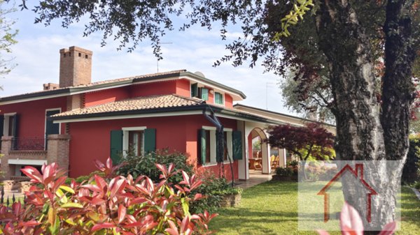 casa indipendente in vendita ad Arcade