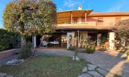 casa indipendente in vendita ad Arcade
