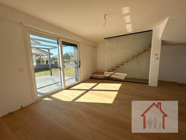 casa indipendente in vendita ad Arcade