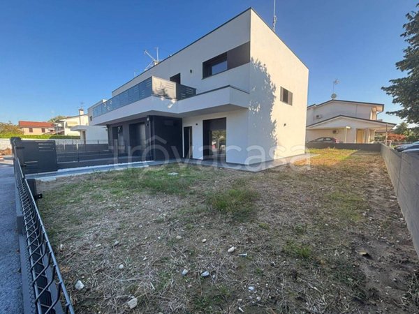 casa indipendente in vendita ad Arcade