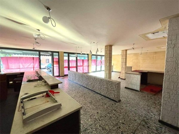 negozio in vendita ad Arcade