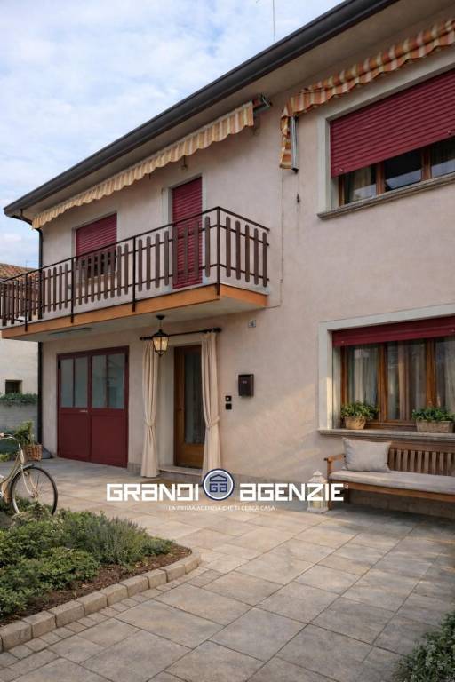 casa indipendente in vendita ad Arcade