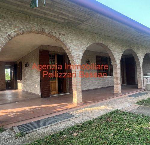 casa indipendente in vendita ad Arcade