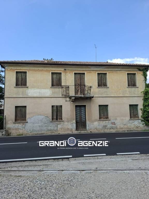 casa indipendente in vendita ad Arcade