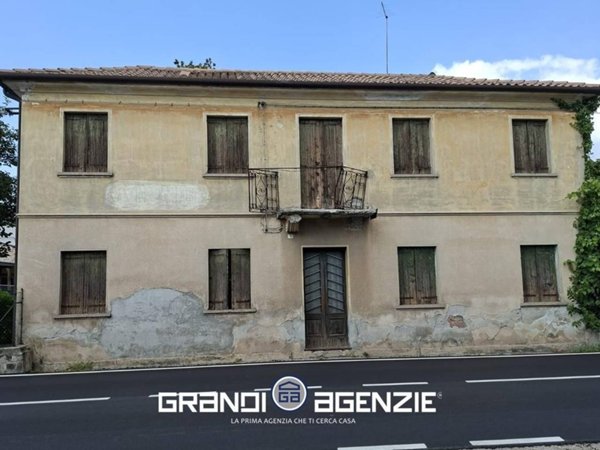 casa indipendente in vendita ad Arcade