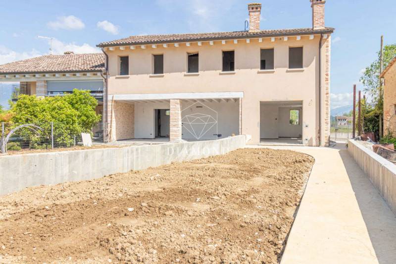 casa indipendente in vendita ad Asolo in zona Villa d'Asolo