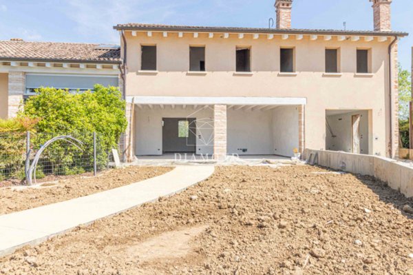 casa indipendente in vendita ad Asolo in zona Villa d'Asolo