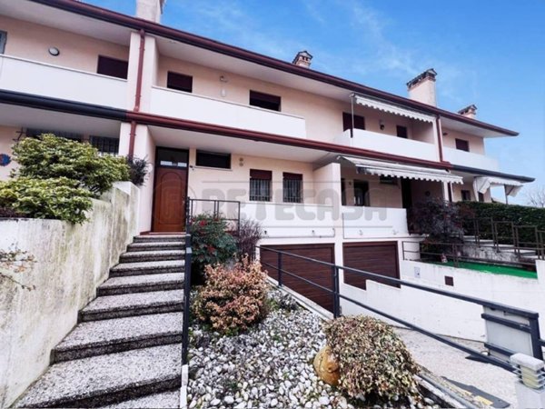 casa indipendente in vendita ad Asolo in zona Villa d'Asolo